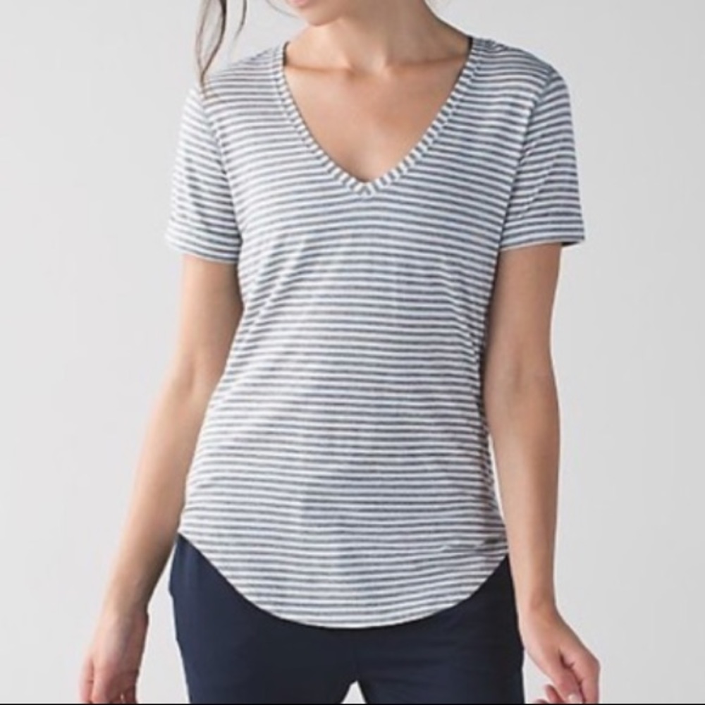 Lululemon Love Tee V